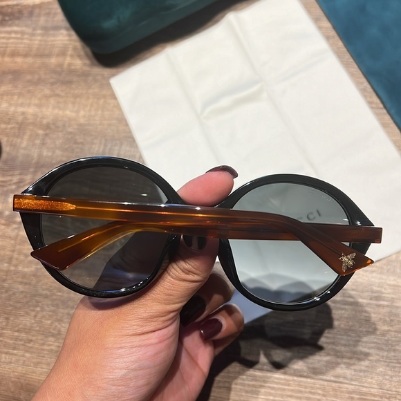 Authentic Gucci sunglasses in Black/brown - Picture 14 of 16